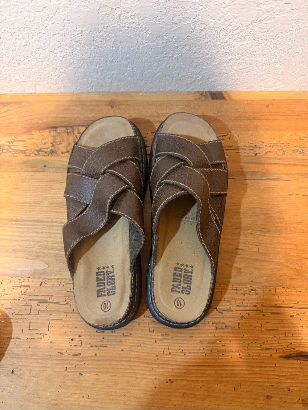 NWOT VTG Y2KFaded Glory Strappy Platform Sandals